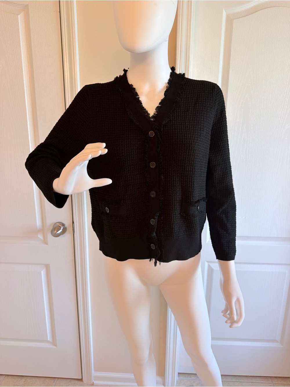 NEW Adrianna Papell Frayed Waffle Knit Black V-Neck Button Cardigan Size M